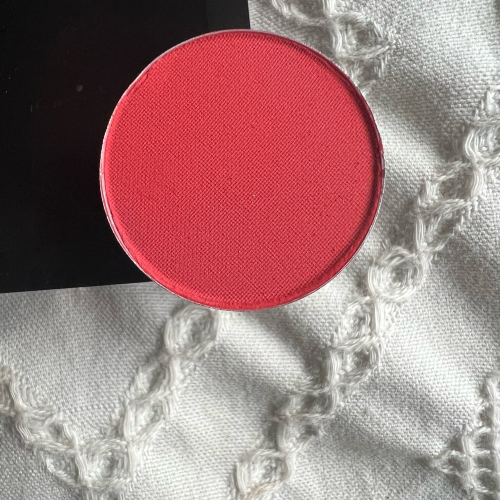 Mac cosmetics eyeshadow News Flash!